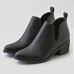 AEO Cutout Ankle Bootie